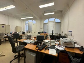 94 Rue Saint-Lazare, Paris for sale Interior Photo- Image 2 of 4