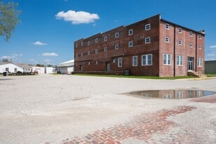 407 W Ryder St, Litchfield IL - Industrial Property