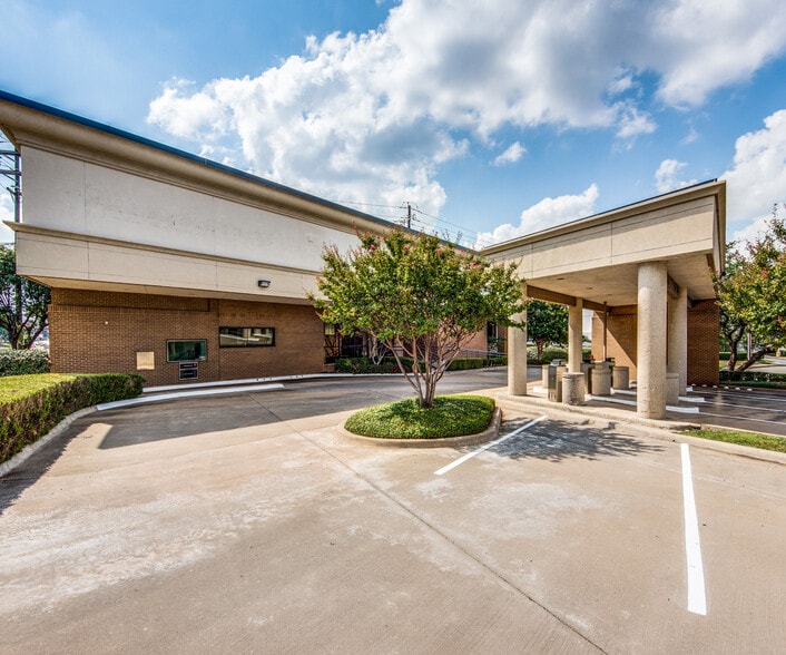 13333 Midway Rd, Farmers Branch, TX for lease - Building Photo - Image 1 of 5
