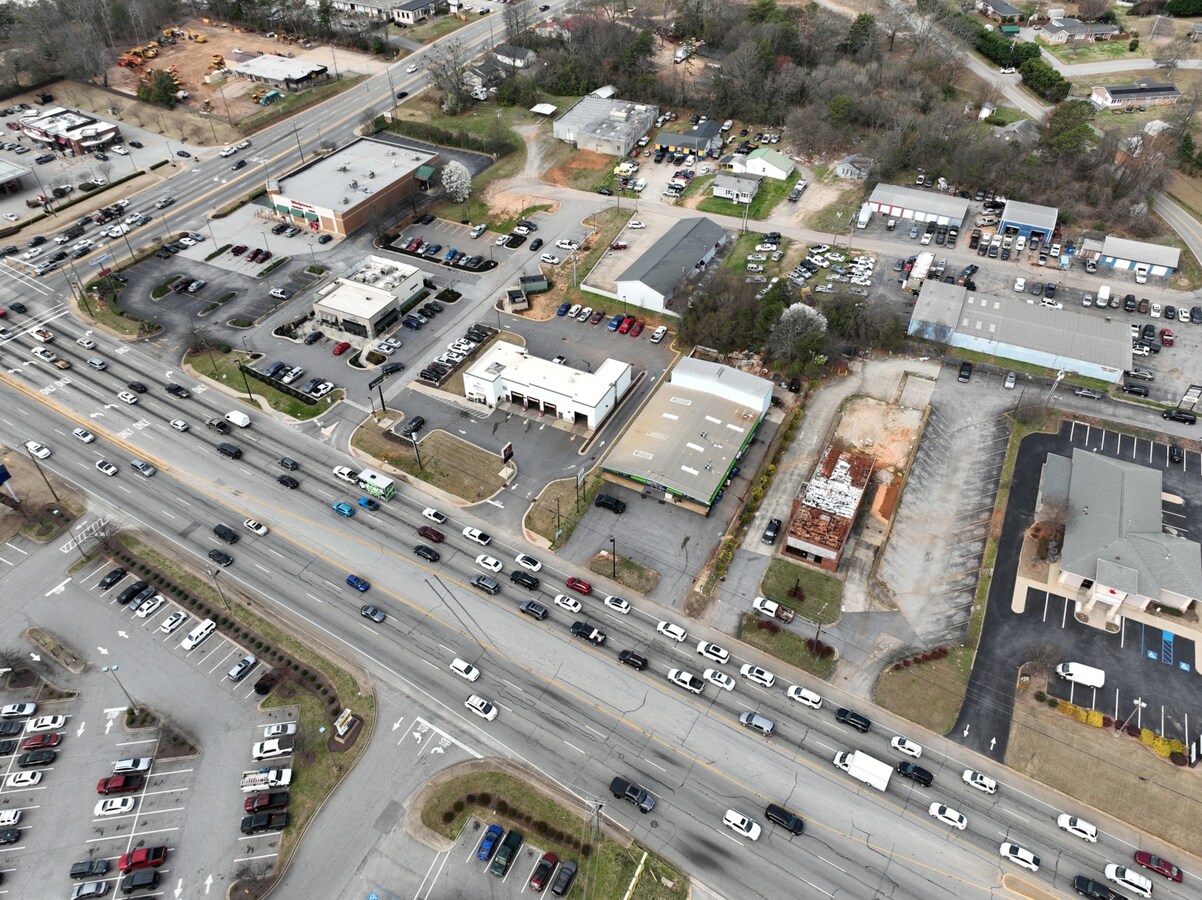 1204 W Wade Hampton Blvd, Greer, SC 29650 Hot Retail Corridor Ground