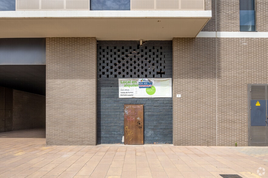 Carrer Àngeles Santos, 6, L'Hospitalet de Llobregat, Barcelona for lease - Building Photo - Image 3 of 4