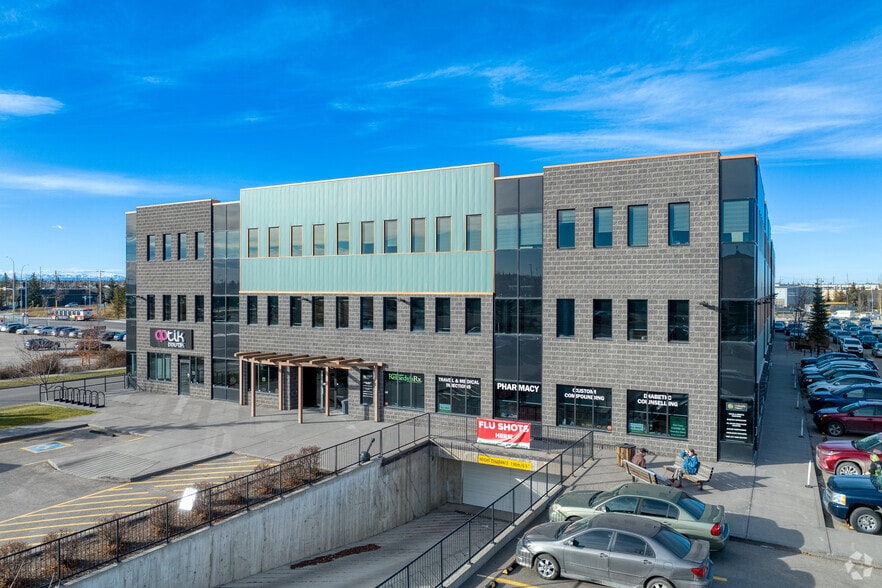 11420 27th St SE, Calgary, AB for lease - Primary Photo - Image 1 of 27