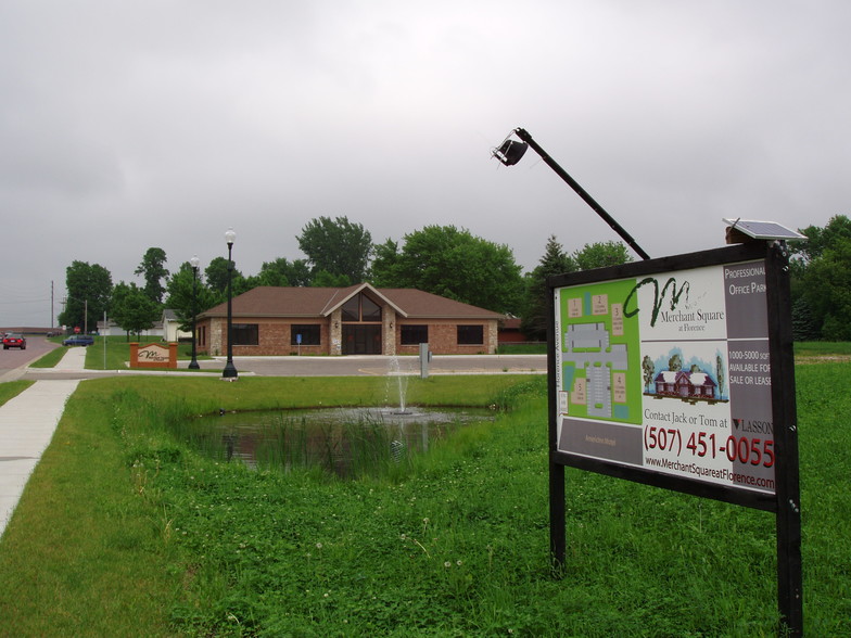 345 Florence Ave, Owatonna, MN for lease - Primary Photo - Image 1 of 2