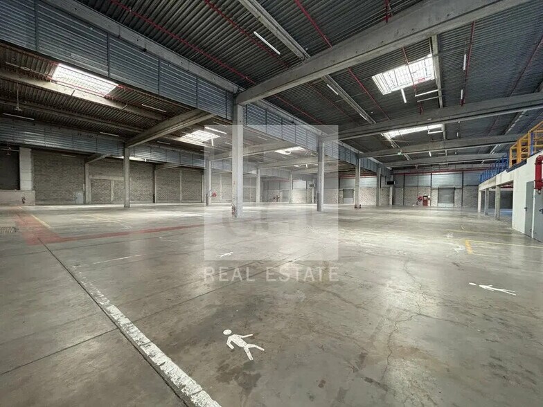 Flex in Vénissieux for lease - Building Photo - Image 3 of 30