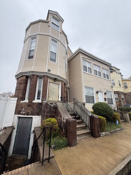 212-214 Clifton Ave, Newark, NJ for sale - Building Photo - Image 3 of 16