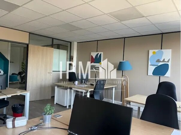 Office in Aix-en-Provence for sale - Interior Photo - Image 3 of 7