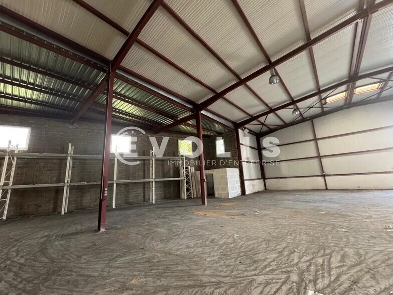Flex in Rivery for lease - Interior Photo - Image 3 of 4