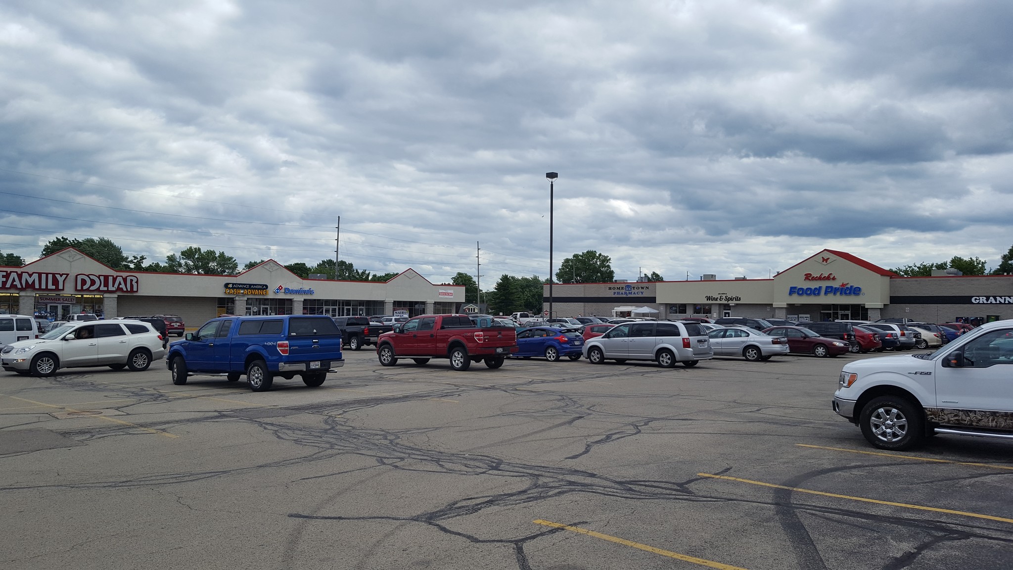 609-719 N Spring St, Beaver Dam, WI 53916 - Monarch Plaza | LoopNet