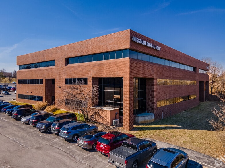 1000 Des Peres Rd, Des Peres, MO for lease - Building Photo - Image 3 of 9