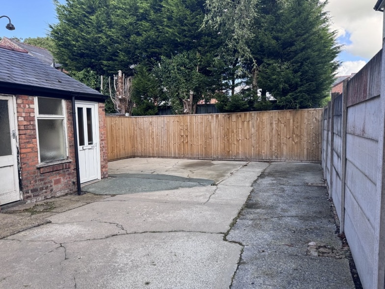 42 Watling Street Road, Preston for lease - Building Photo - Image 2 of 2