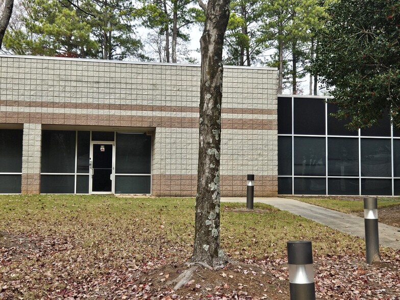 503 Oak Pl, Atlanta, GA for lease - Building Photo - Image 2 of 11