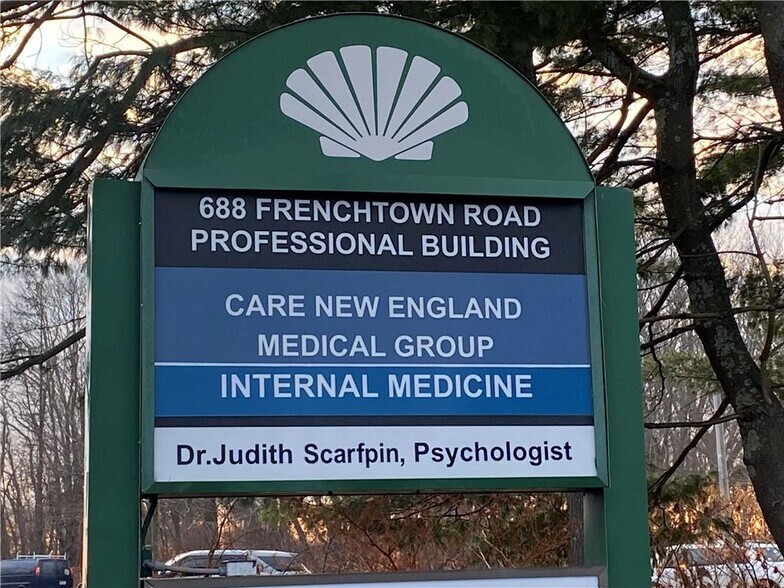 688 Frenchtown Rd, East Greenwich, RI for sale - Building Photo - Image 1 of 1