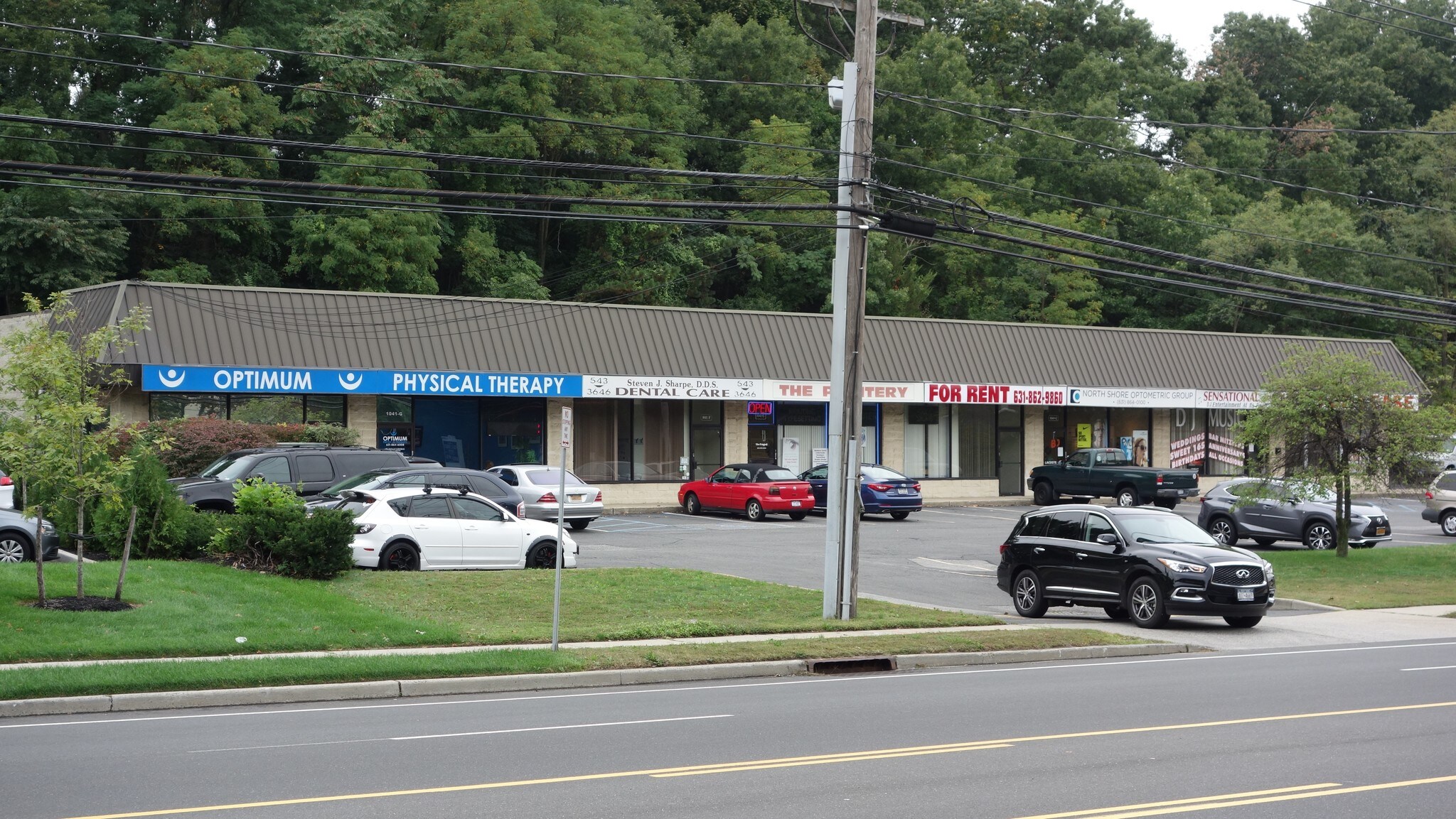 1041 W Jericho Tpke, Smithtown, NY 11787 Smith West Plaza