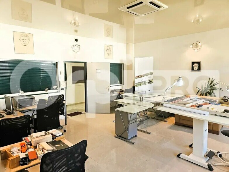 Office in Soissons for sale - Interior Photo - Image 3 of 4