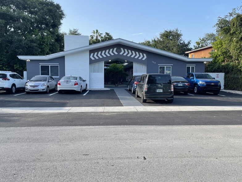 1217 NE 127th St, North Miami, FL for sale - Building Photo - Image 1 of 6