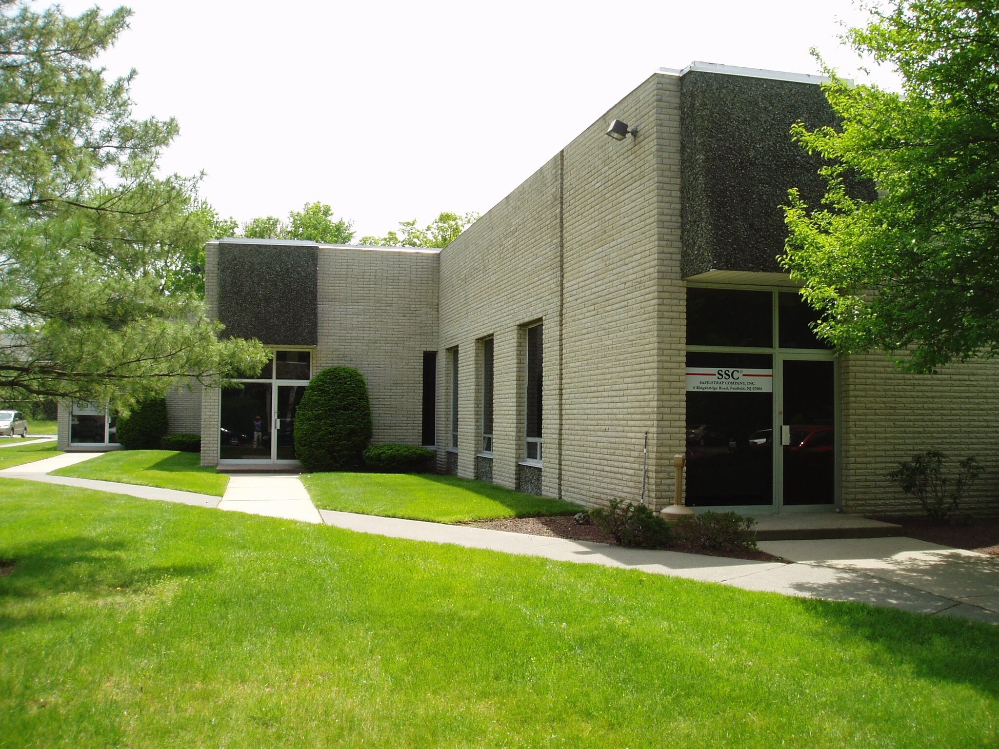 6 Kingsbridge Rd, Fairfield, NJ 07004 Industrial for Lease