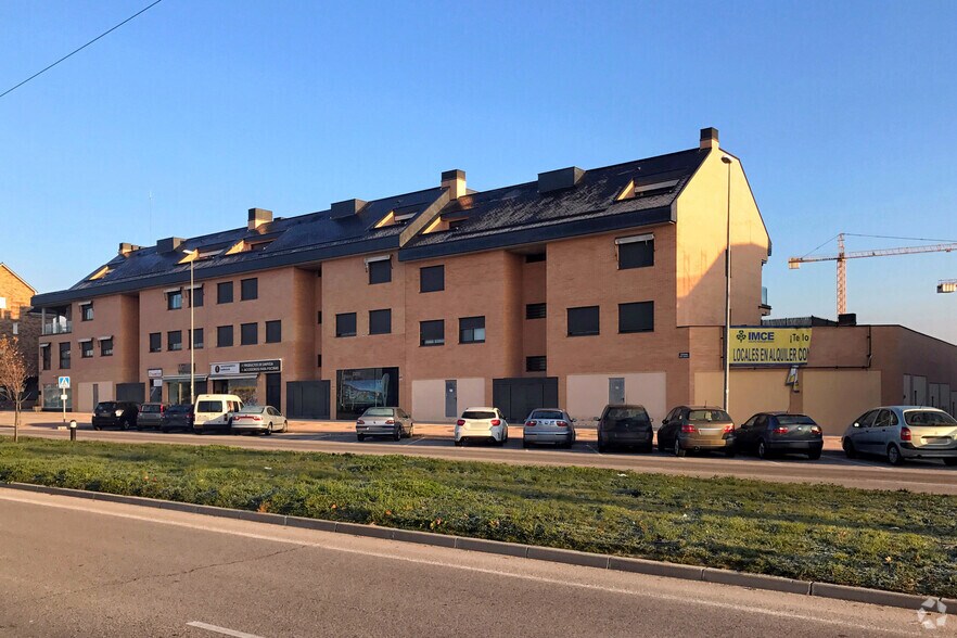 Calle de Jacinto Benavente, 2, Villanueva del Pardillo, Madrid for sale - Building Photo - Image 1 of 1