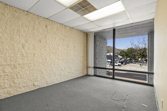 2580-2590 E Main St, Ventura, CA for lease Building Photo- Image 2 of 4