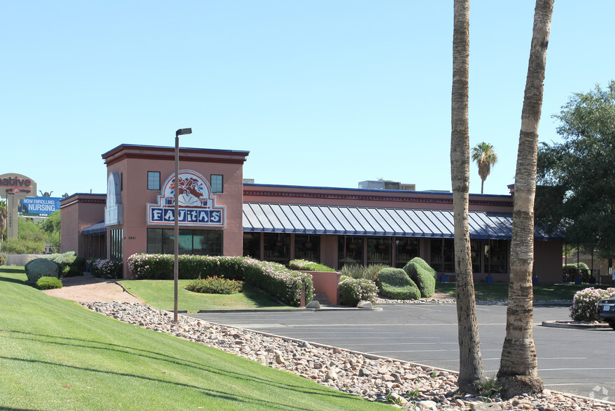 DENNY'S, Phoenix - 9030 N. Black Canyon Hwy, North Mountain