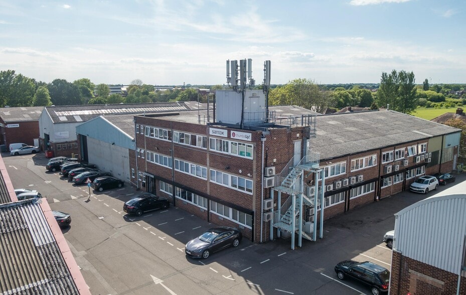 Braintree Rd, Ruislip for sale - Building Photo - Image 2 of 5