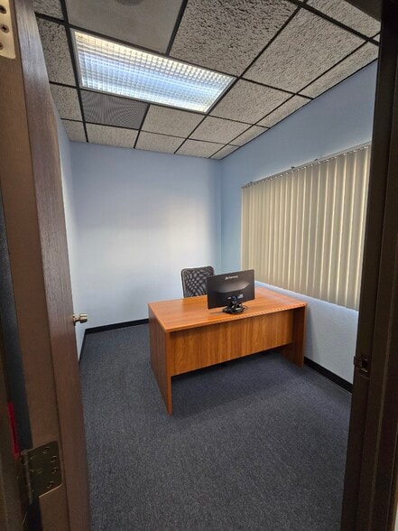 15540 Rockfield Blvd, Irvine, CA for lease - Interior Photo - Image 2 of 23