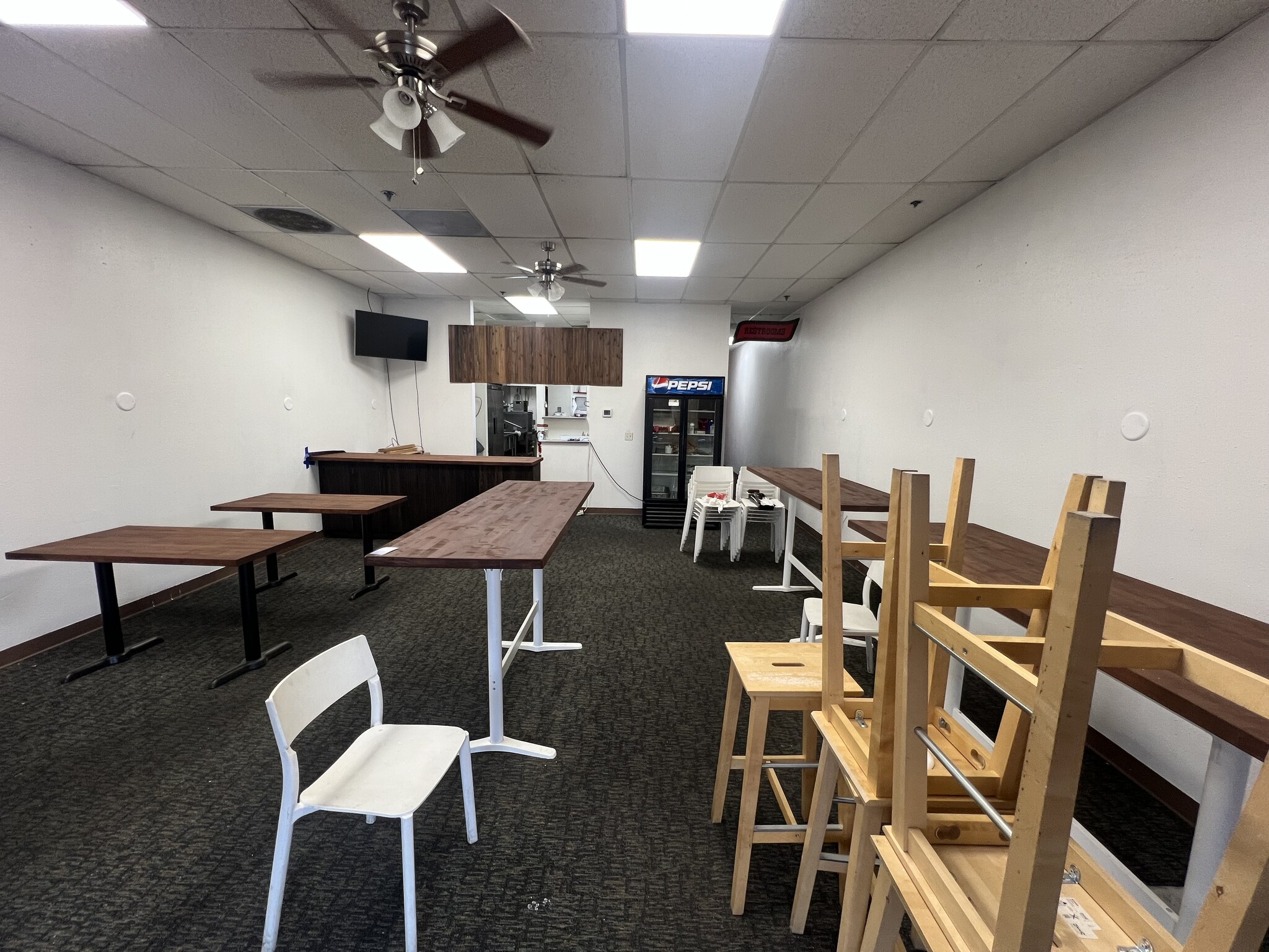 1595 NE 3rd St, Prineville, OR for lease Interior Photo- Image 1 of 8