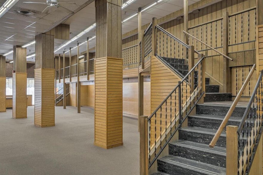 74 Main St, Brattleboro, VT for lease - Interior Photo - Image 2 of 14