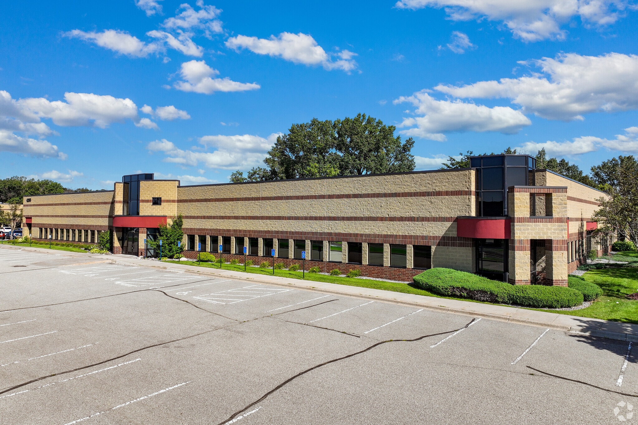 4265 N Lexington Ave, Arden Hills, MN for lease Building Photo- Image 1 of 12