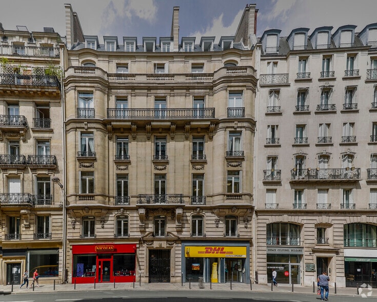 30 Rue La Boétie, Paris for lease - Building Photo - Image 3 of 8