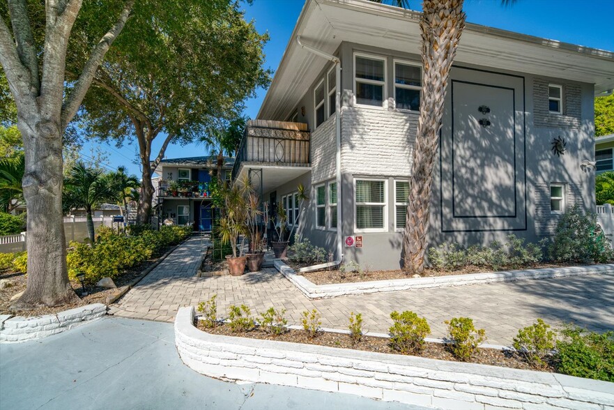 1120 Beach Dr NE, Saint Petersburg, FL for sale - Building Photo - Image 1 of 1