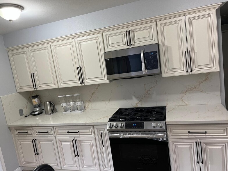 12701 Darla Ave, Granada Hills, CA for sale - Building Photo - Image 2 of 31