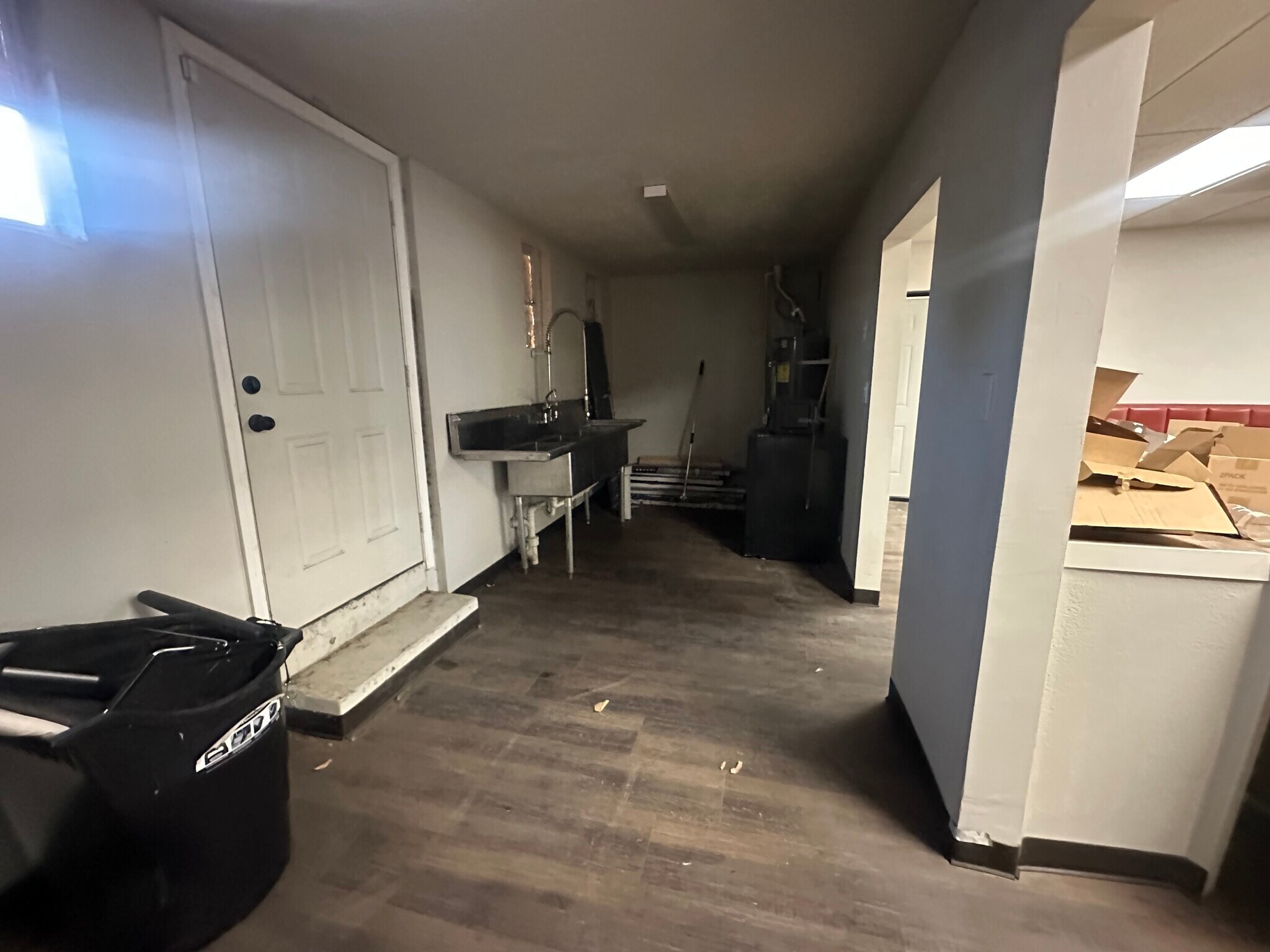 217 S Allyn Ave, Ontario, CA for lease Interior Photo- Image 1 of 6