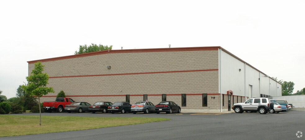 719 Millenium Ct, De Pere, WI for sale - Primary Photo - Image 1 of 1