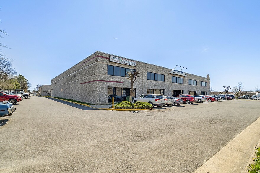 8390 Terminal Rd, Lorton, VA 22079