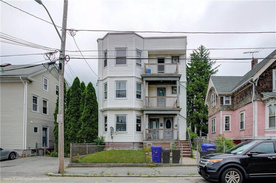 68 Sixth St, East Providence, RI for sale - Building Photo - Image 1 of 1