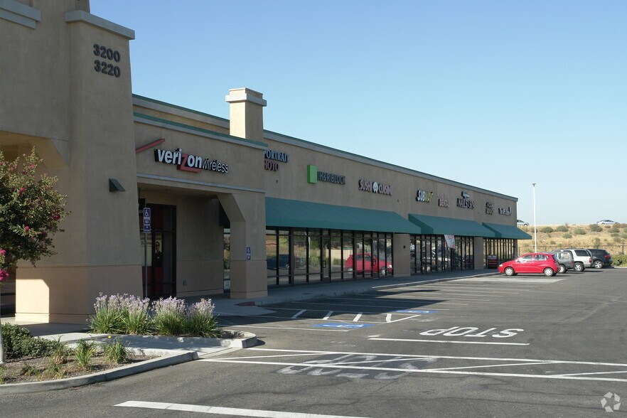 2800 Countryside Dr, Turlock, CA for lease - Building Photo - Image 2 of 8