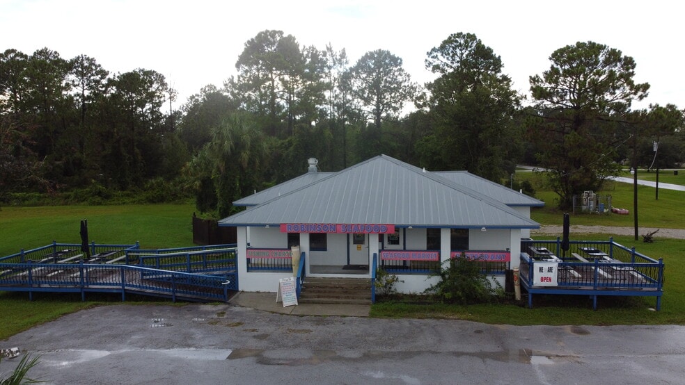 6991 SW State Road 24, Cedar Key, FL for sale - Building Photo - Image 1 of 1
