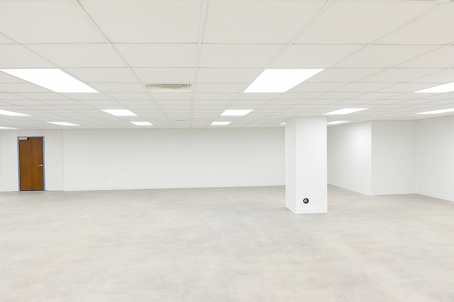 18699 N 67th Ave, Glendale, AZ for lease - Building Photo - Image 2 of 8