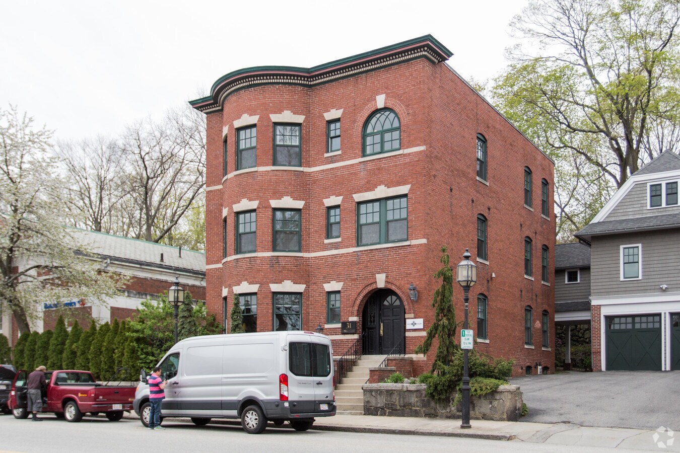 31 Church St, Winchester, MA 01890