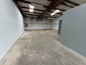 7752 Hammerly Blvd, Houston, TX for lease Interior Photo- Image 1 of 10
