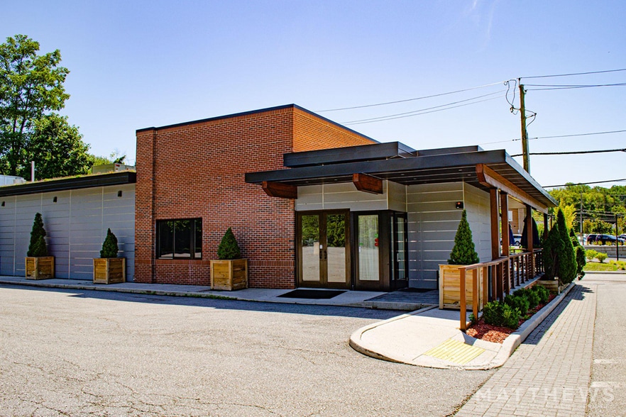 3360 Old Crompond Rd, Yorktown Heights, NY for sale - Building Photo - Image 3 of 4