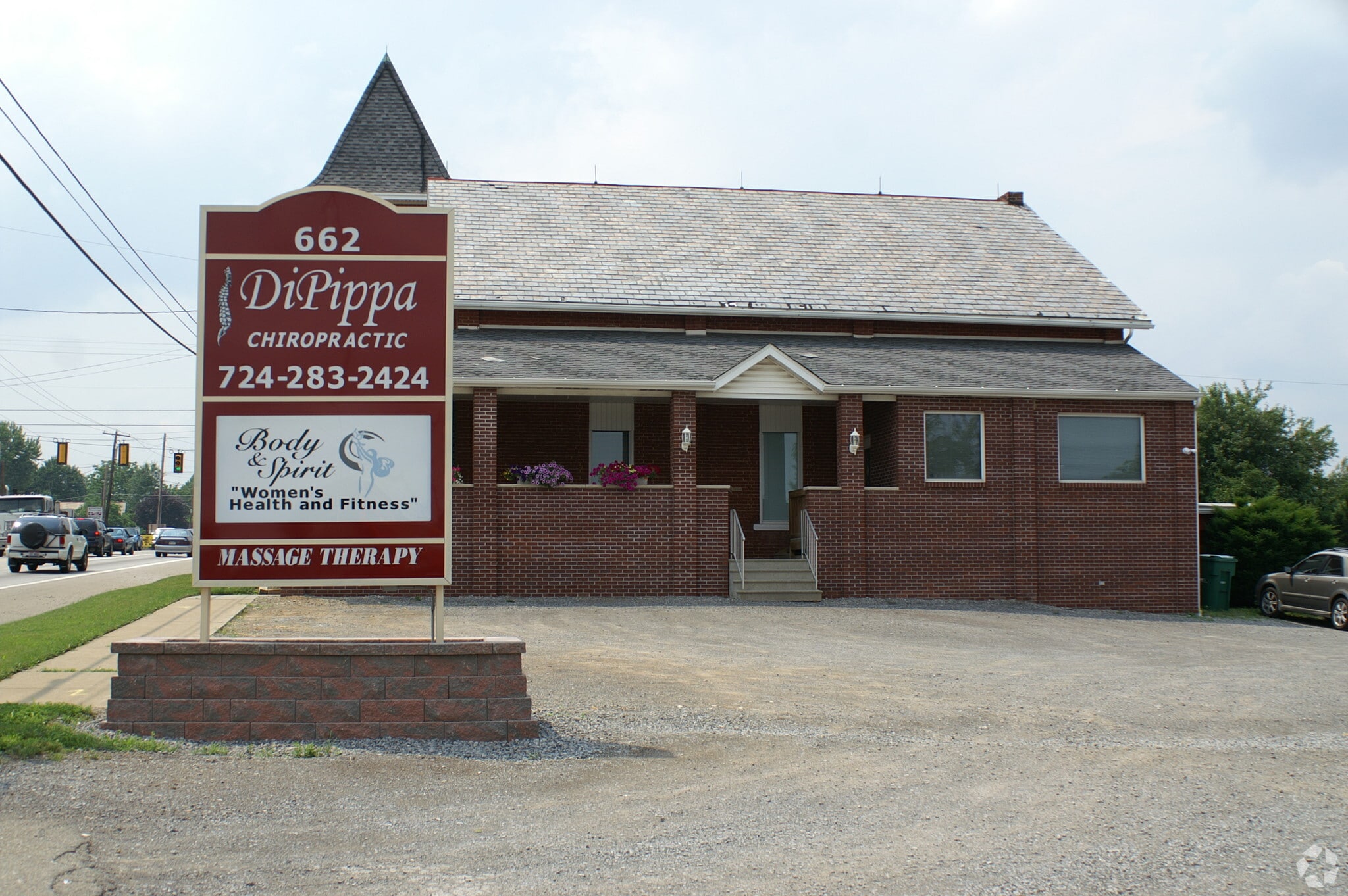 662 New Castle Rd, Butler, PA for sale Primary Photo- Image 1 of 53