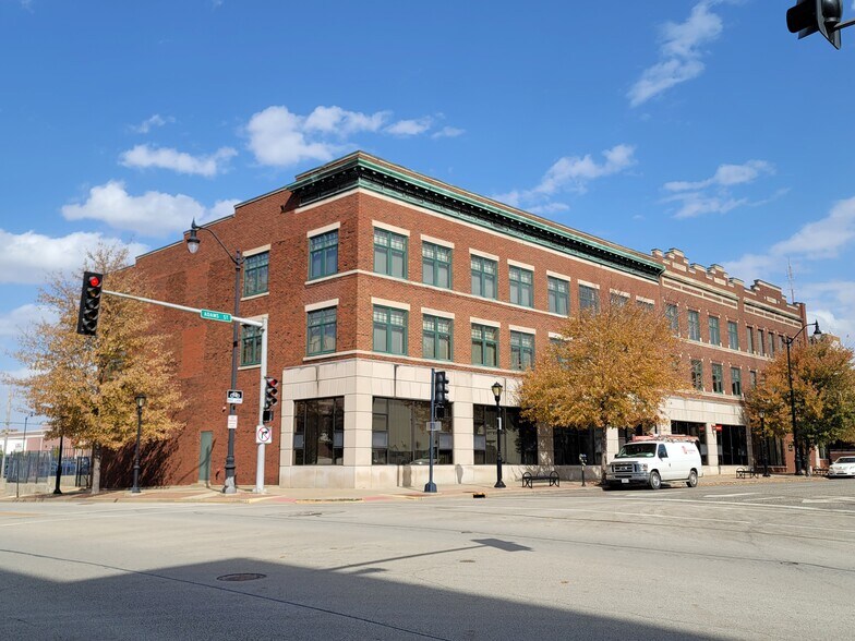 201 E Adams St, Springfield, IL for sale - Building Photo - Image 1 of 1