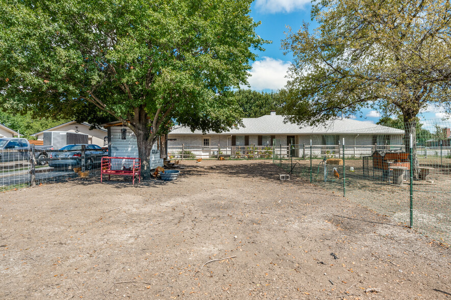 10550 Rose Bud Ct, McKinney, TX for sale - Primary Photo - Image 1 of 37