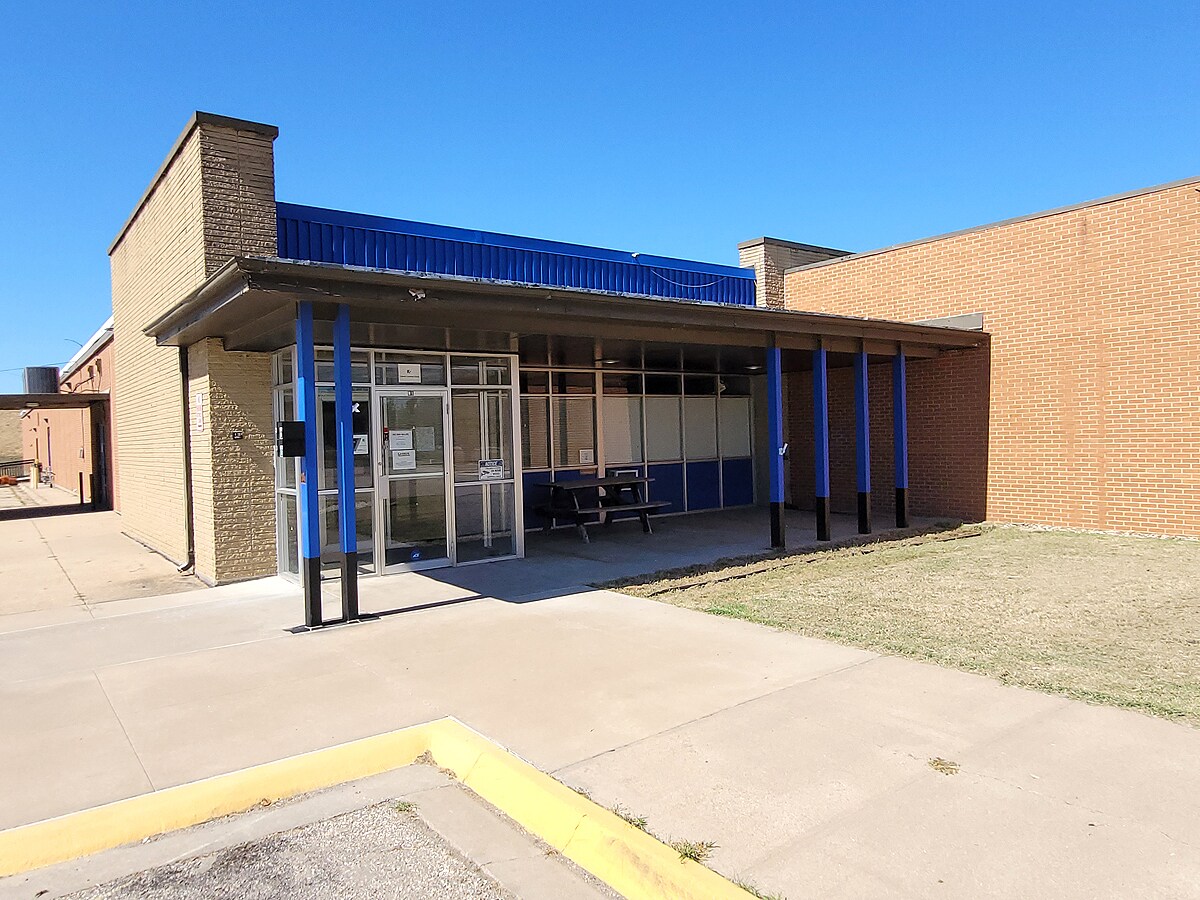 1 S Lorraine St, Hutchinson, KS for sale Building Photo- Image 1 of 1