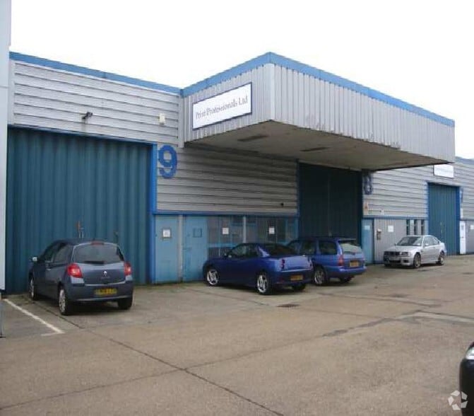 1-20 Gardiners Ln S, Basildon for sale - Primary Photo - Image 1 of 1