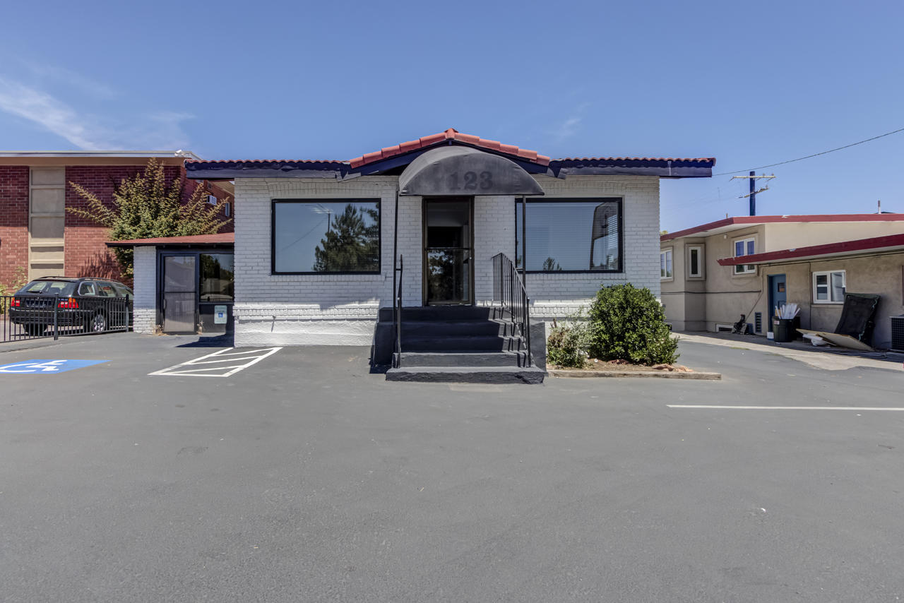 123 Mt Rose St, Reno, NV 89509