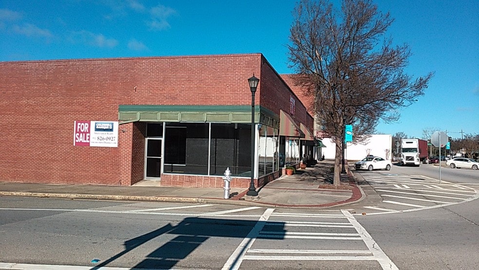 101 N Main St, Sylvania, GA, 30467 Storefront Property For Sale