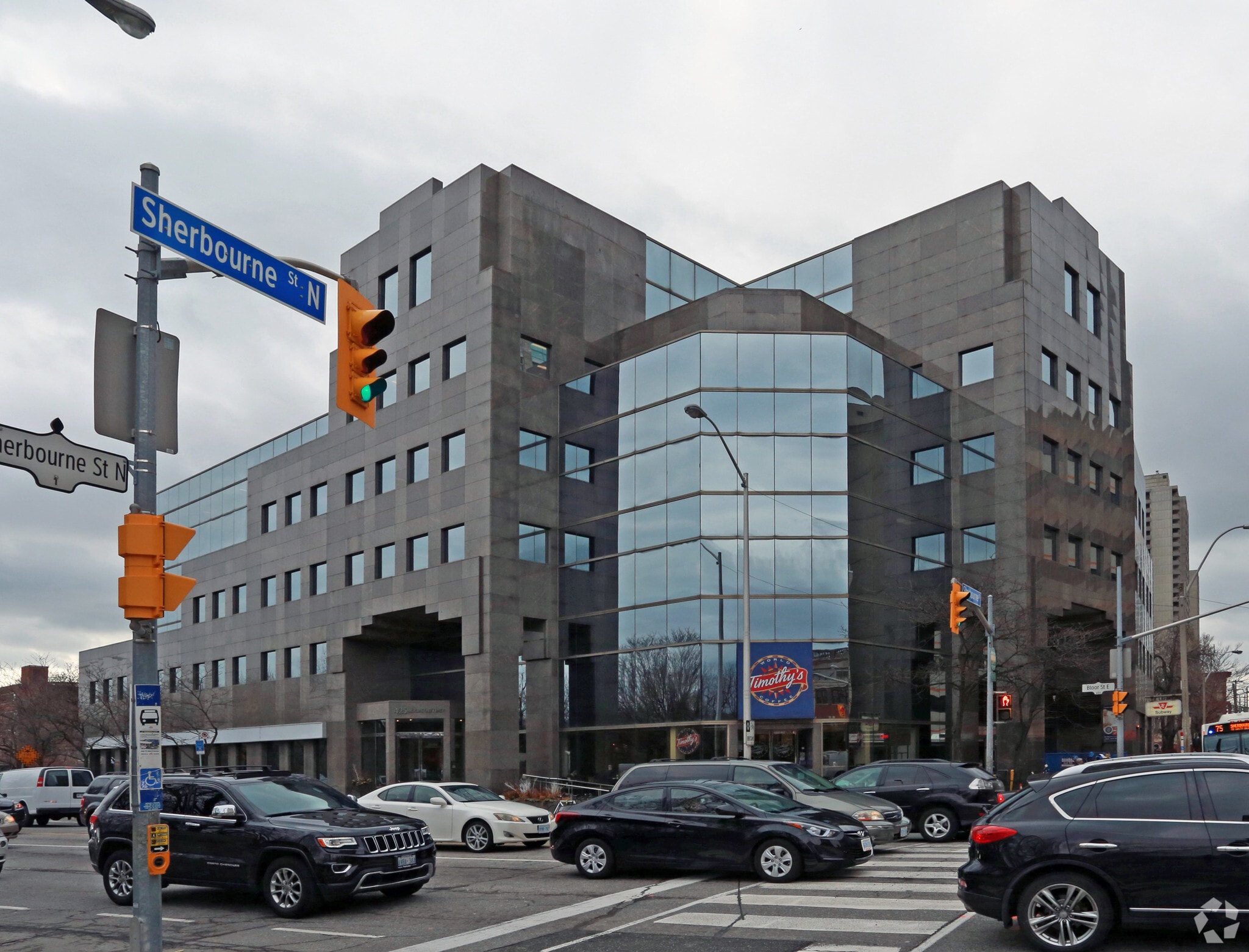 425 Bloor St E, Toronto, ON for lease Building Photo- Image 1 of 6