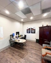 3227 Spottswood St, Raleigh, NC for lease Interior Photo- Image 2 of 4